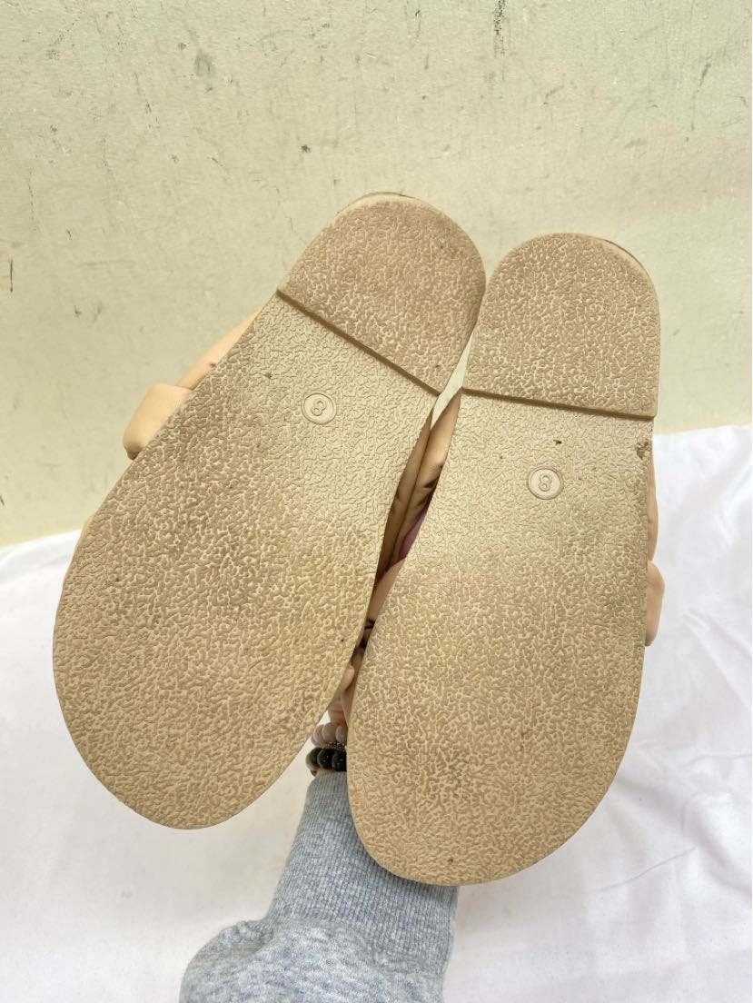 Universal Thread Women's Size 8 Tan Sandals