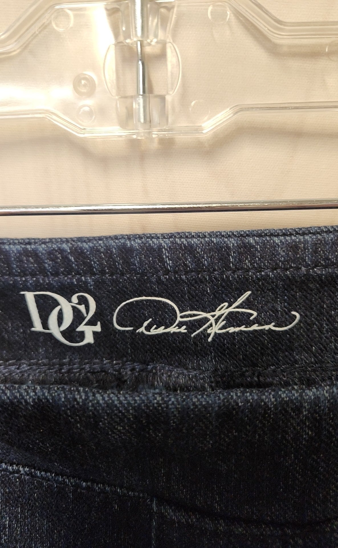 DG2 Women's Size M Petite Blue Pants