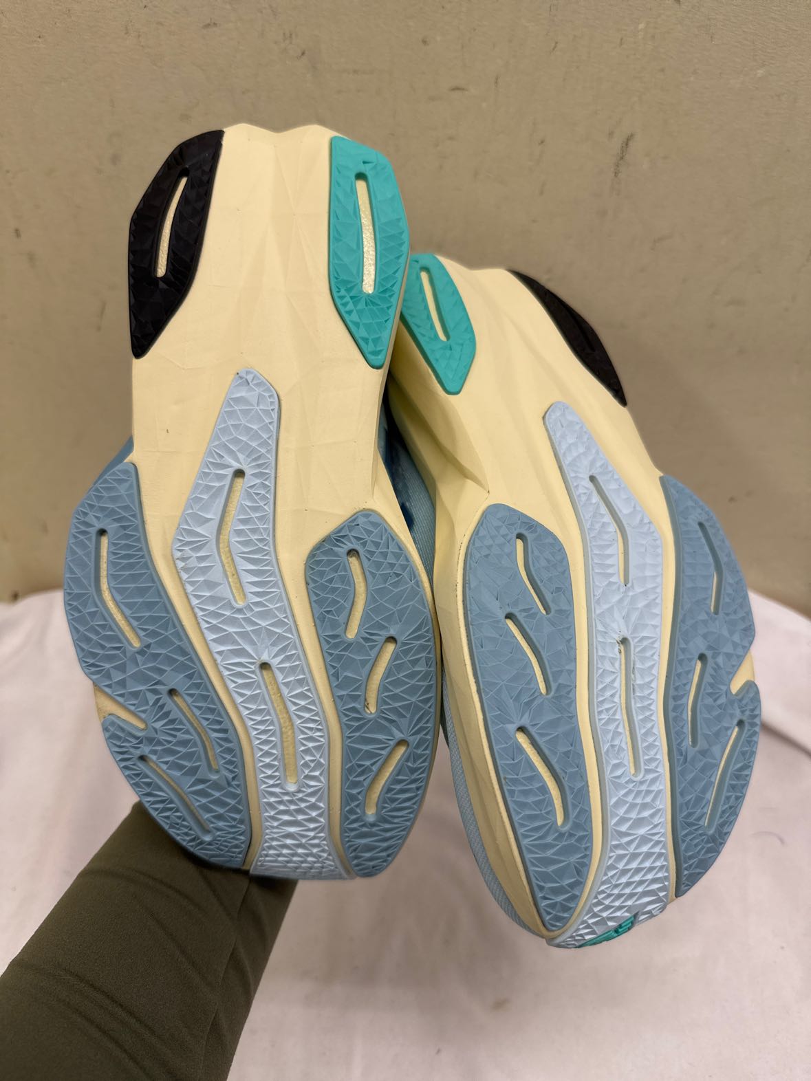 New Balance Rebel Women's Size 9 Light Blue Sneakers Shoes