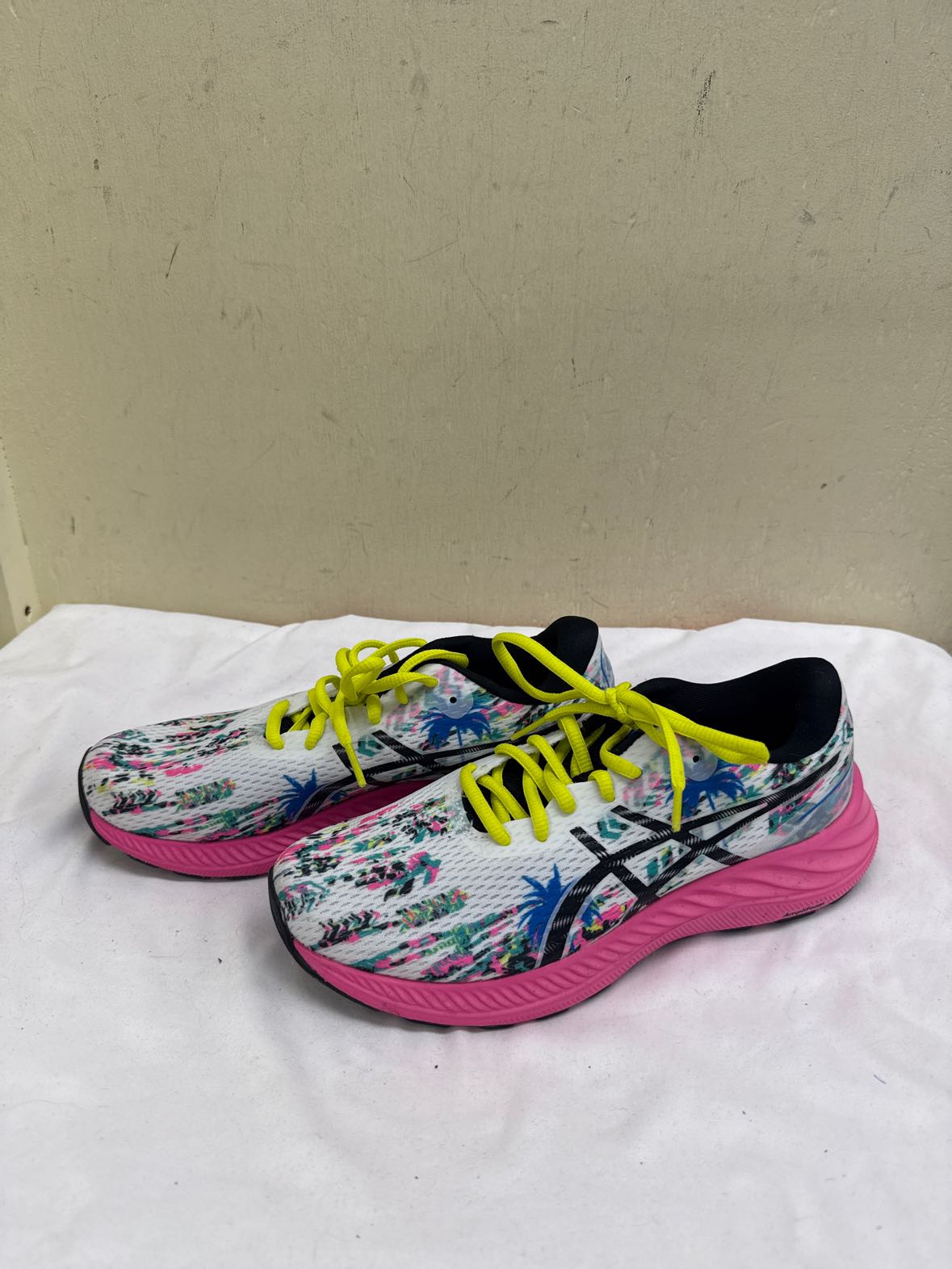 Asics Women's Size 7 White & Pink Sneakers Shoes