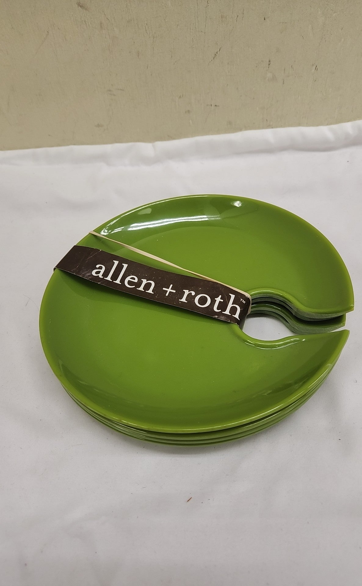 allen + roth Green Appetizer Plates with Wine Holder (set of 4) bbq Party Plates