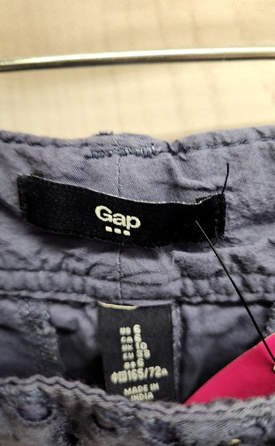 Gap Women's Size 6 Blue Shorts