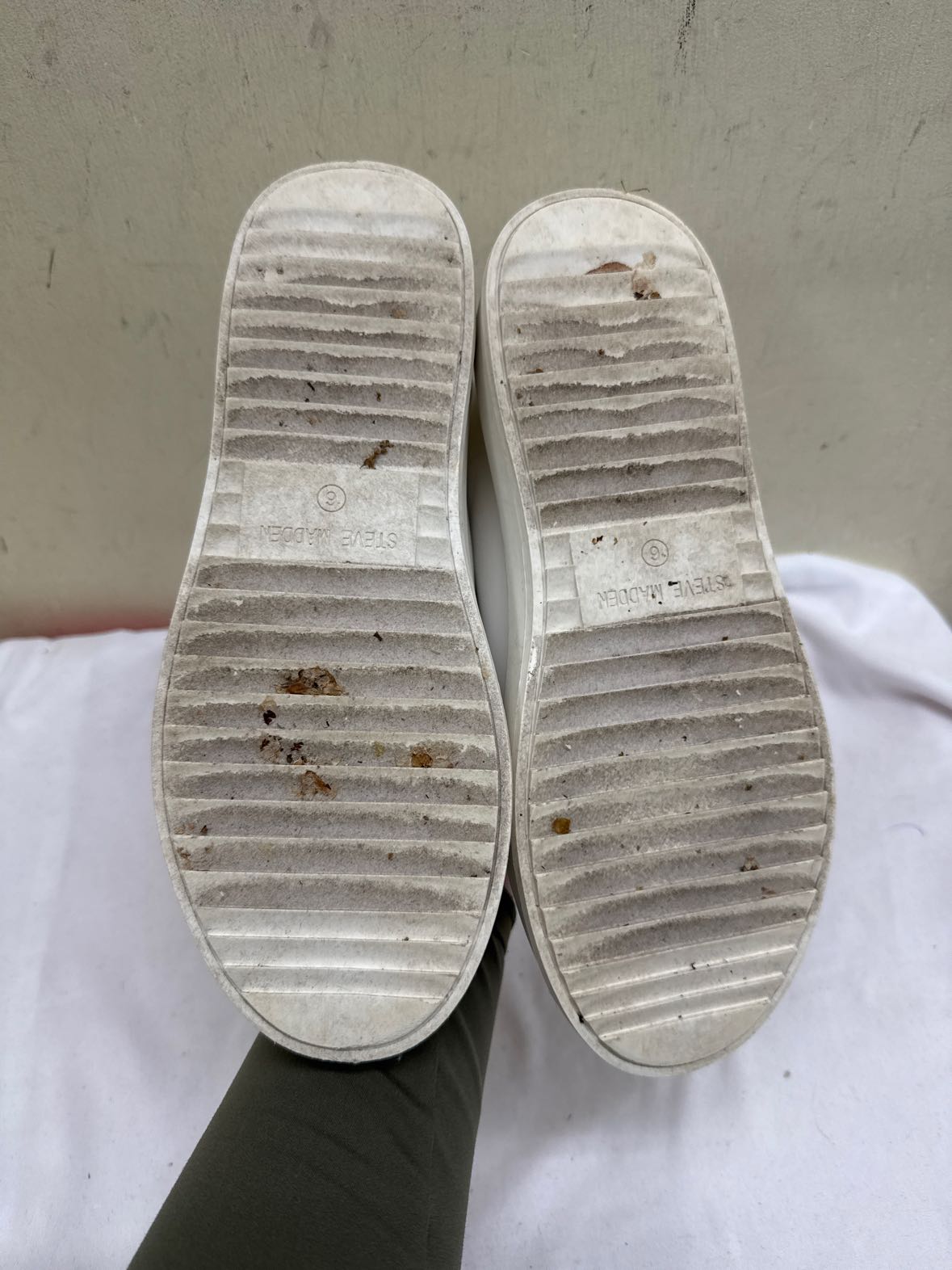 Steve Madden Women's Size 6 White Sneakers Shoes