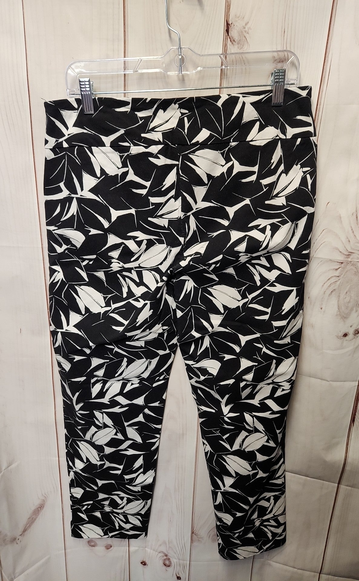 Roz & Ali Women's Size 14 Black & White Floral Pants