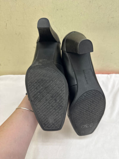 Bandolino Women's Size 10 Black Pumps Shoes