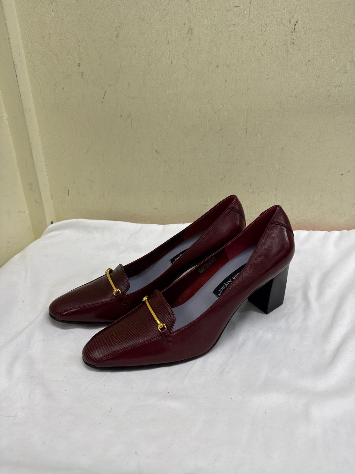Etienne Aigner Women's Size 8-1/2 Red Pumps Shoes