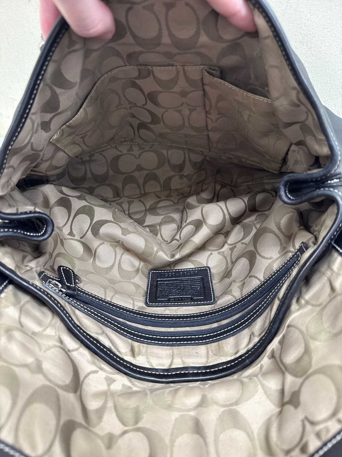VTG Coach 9550 Hampton Soho Flap Black Leather Purse Bag AS IS - small stains