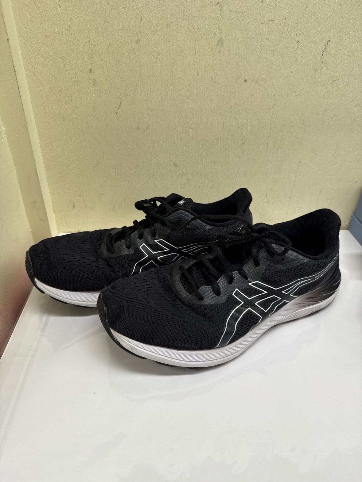 Asics Men's Size 12/13 Black Sneakers