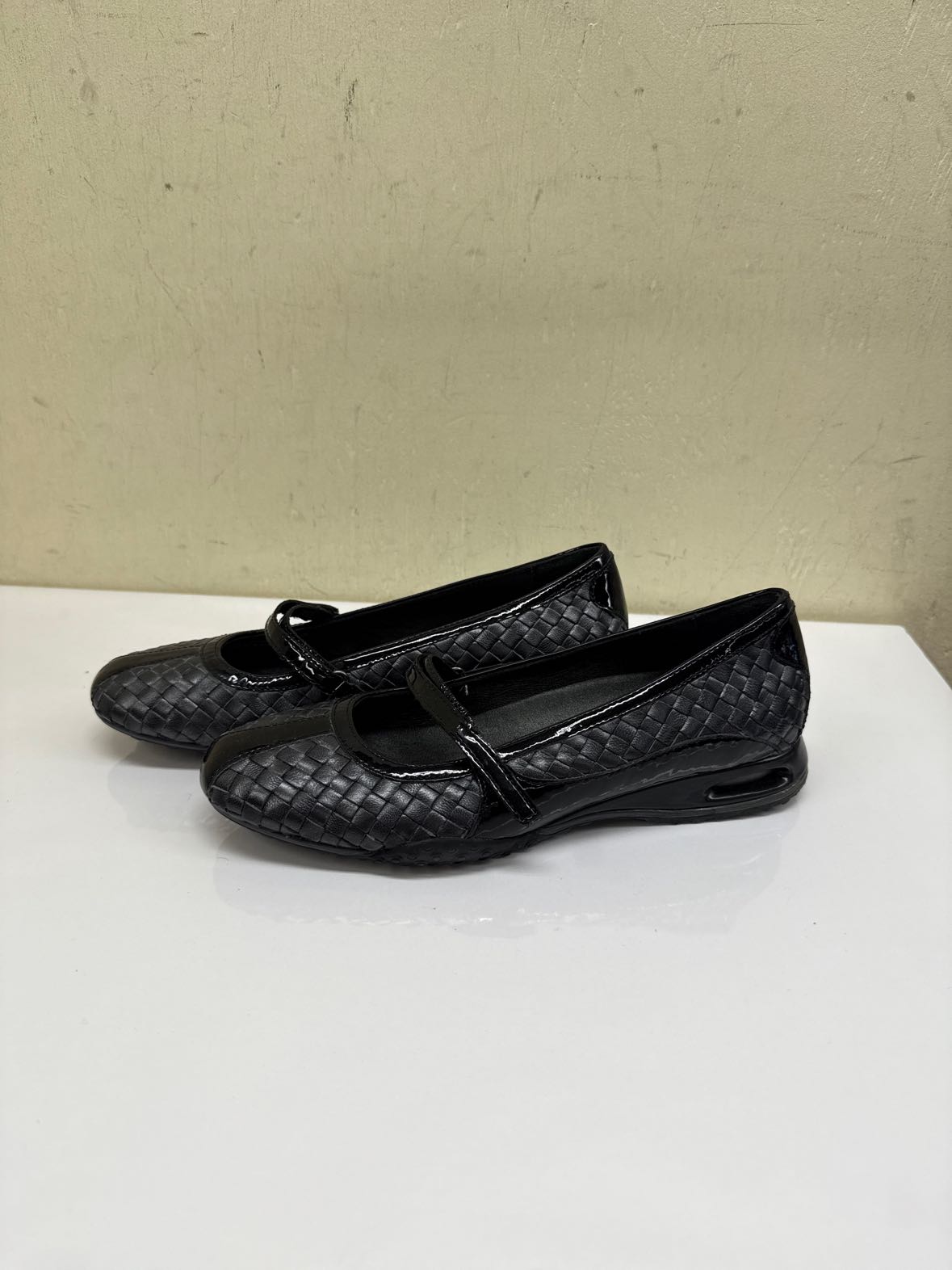 Cole Haan Women's Size 7 Black Flats