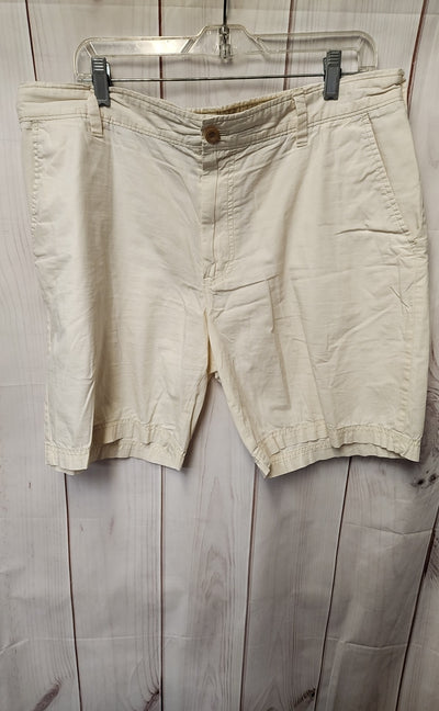 Izod Men's Size 36 Beige Shorts