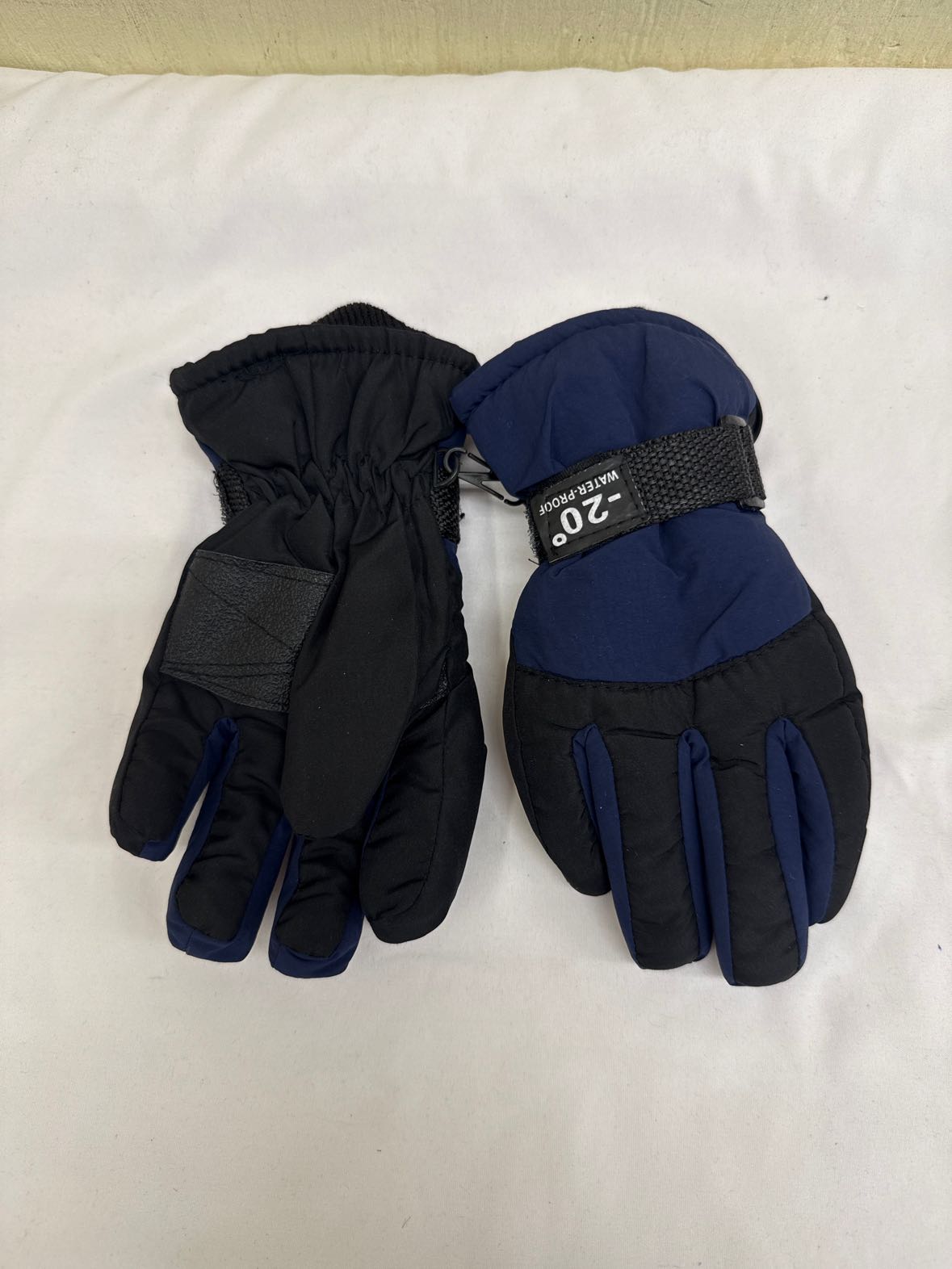 Kids' Size S Navy Gloves