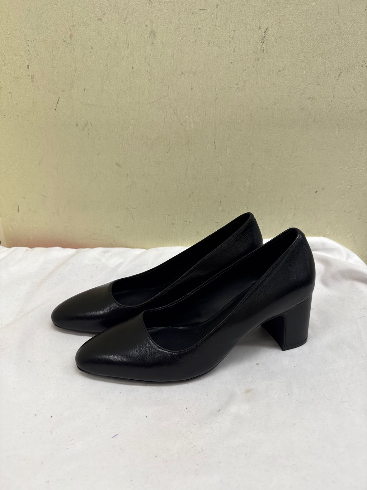 Aerosoles Women's Size 8-1/2 Black Pumps Shoes