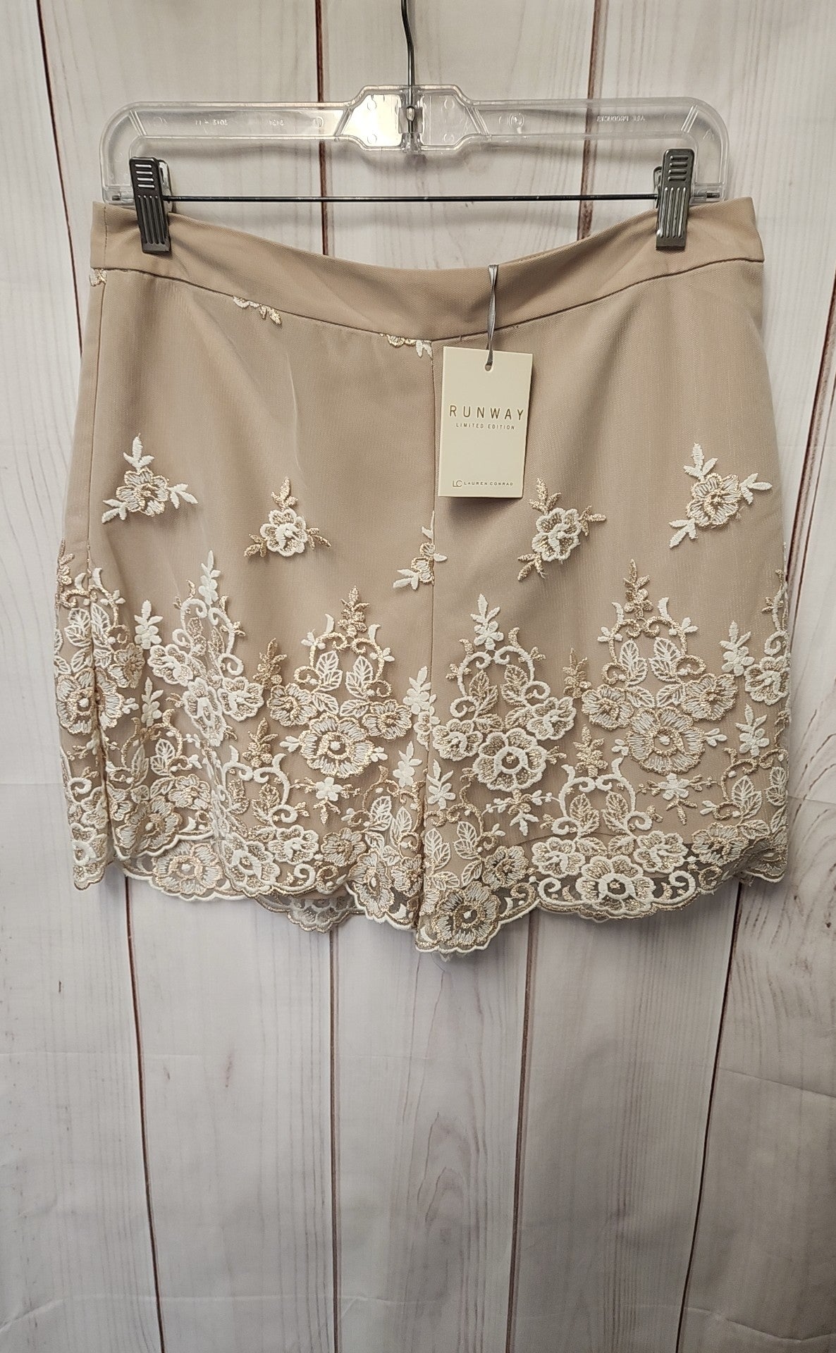 NWT Lauren Conrad Runway Limited Edition Women's Size 14 Beige Floral Shorts