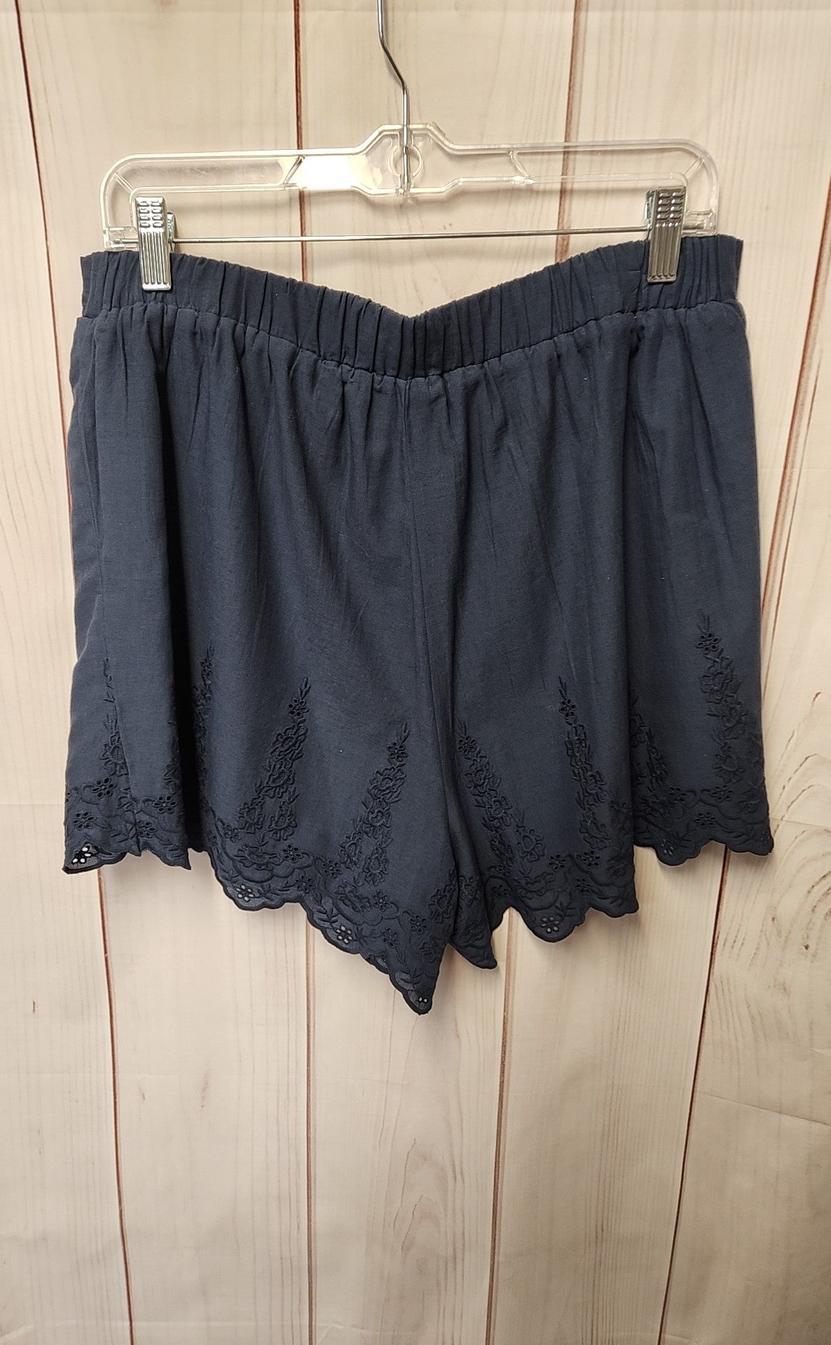 Lauren Conrad Women's Size L Navy Shorts