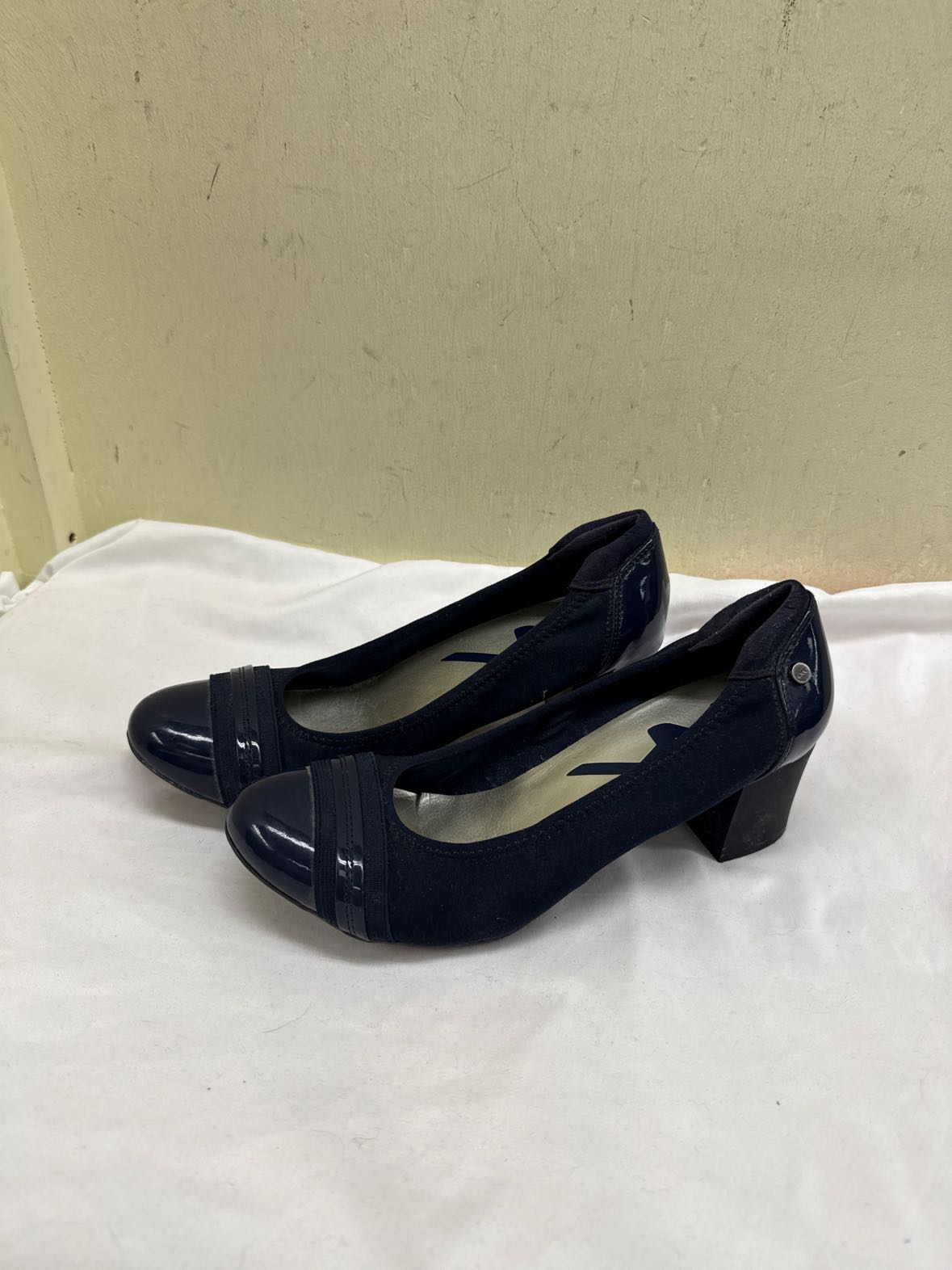 Anne Klein Women's Size 9-1/2 Navy Pumps Shoes