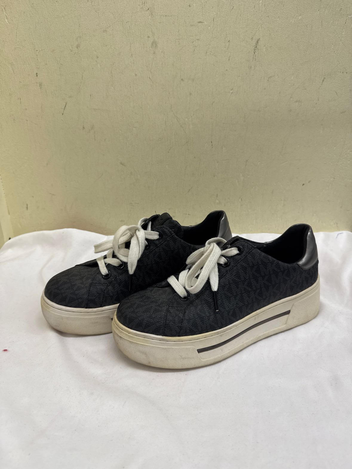 Michael Kors Women's Size 7 Black Sneakers Shoes