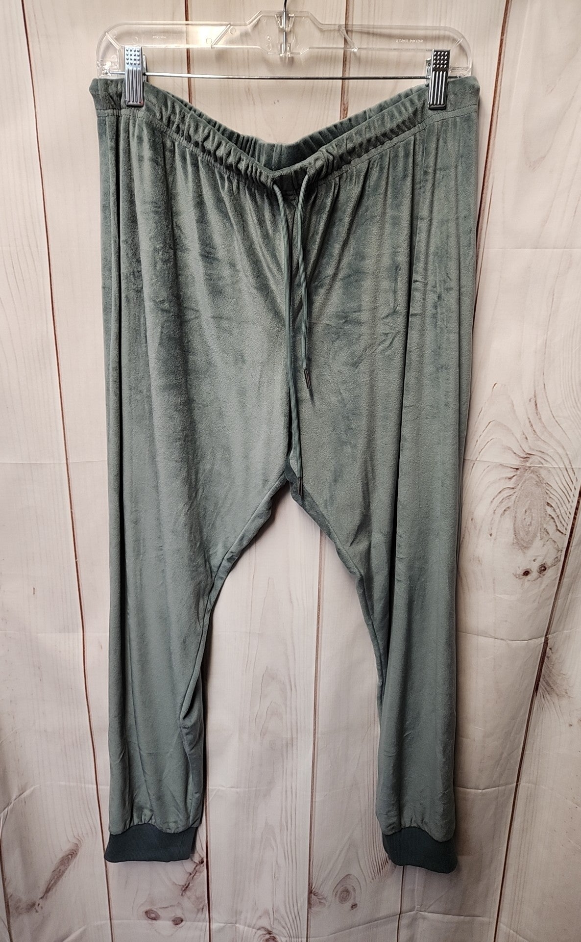 Born Women's Size L Green Velour PJ Bottoms