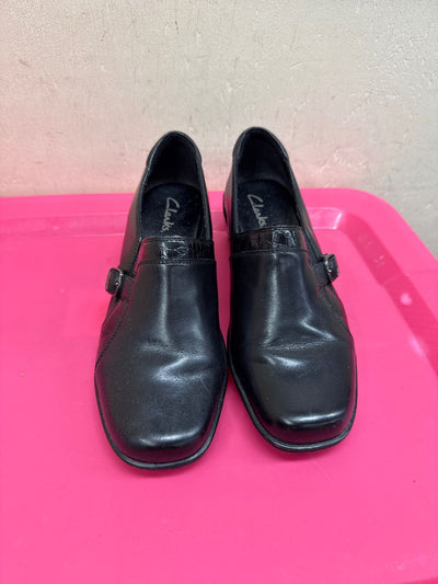 Clarks Women's Size 9 Black Flats