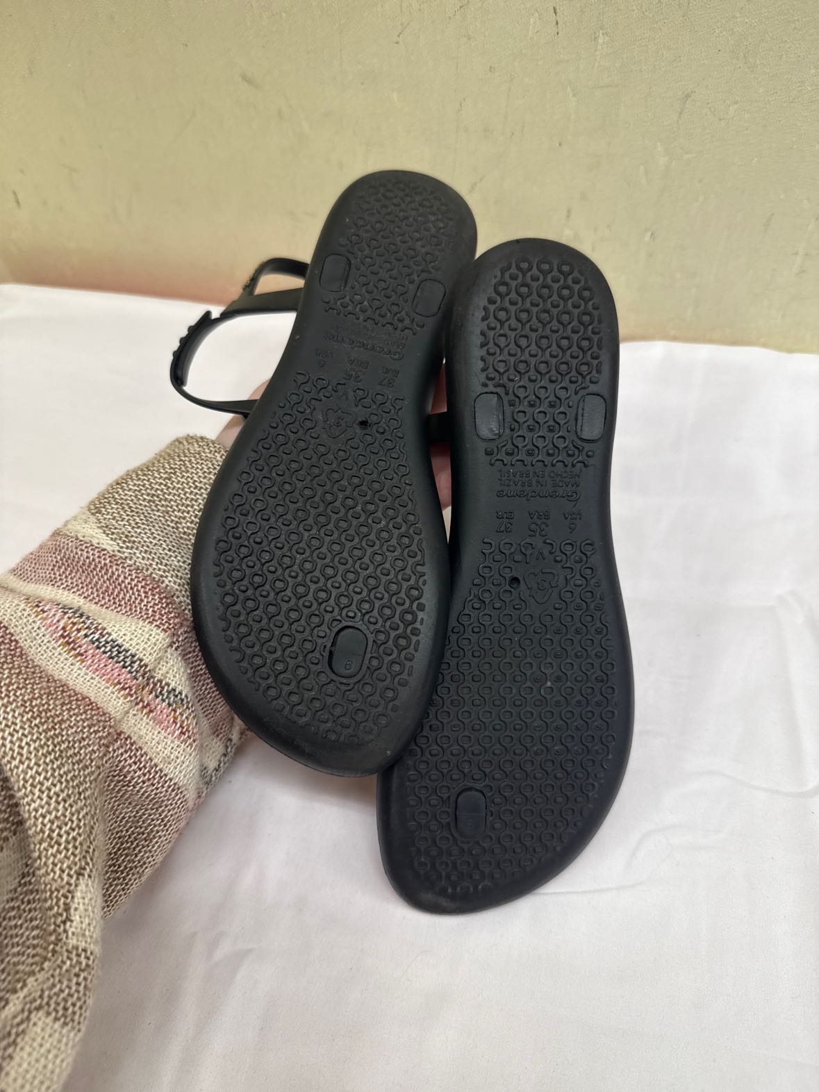 Impanema Women's Size 6 Black Sandals
