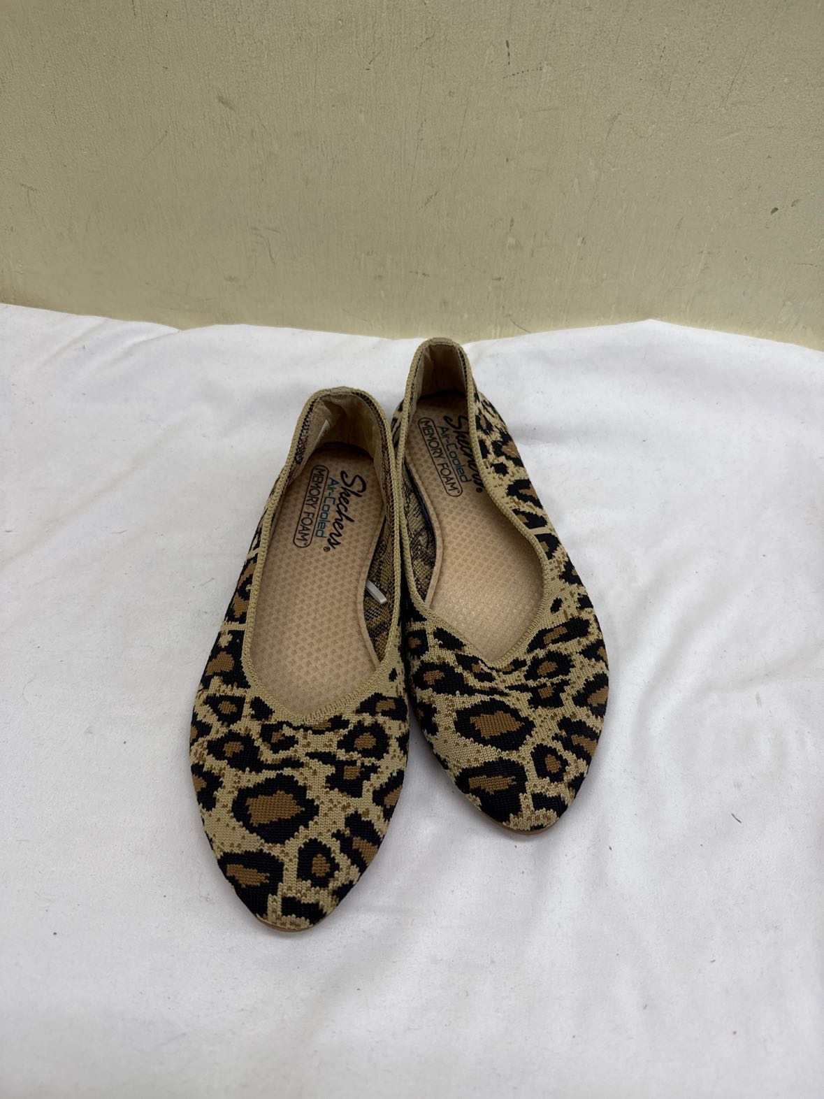 Skechers Women's Size 7-1/2 leopard print Flats Shoes