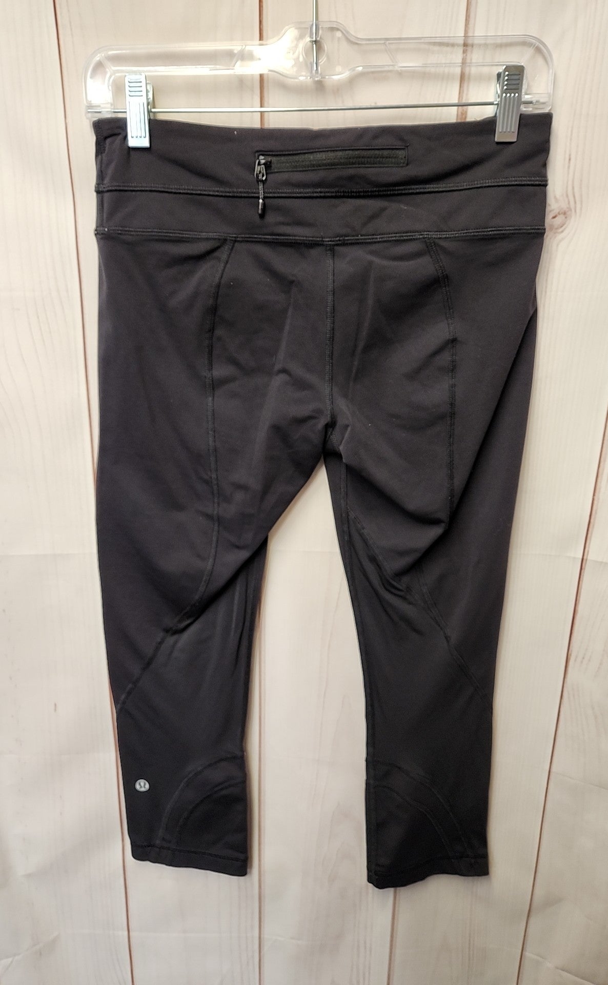 Lululemon Women's Size 6 Black Active Capris