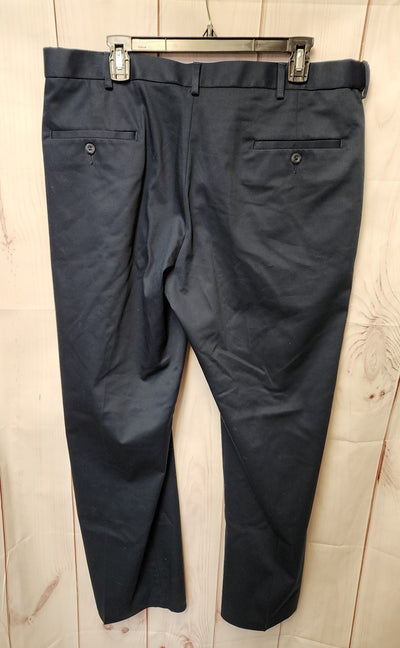 Haggar Men's Size 38x30 Navy Pants