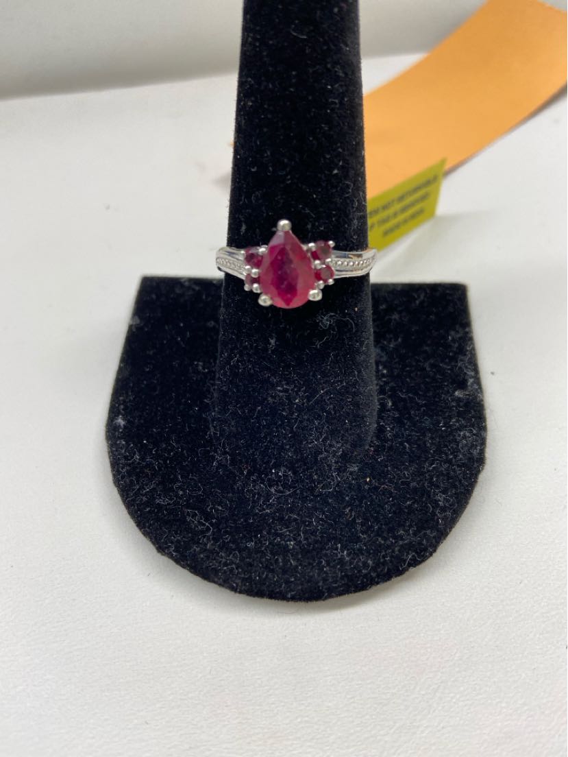 .925 Sterling Silver Size 8 Red Stones Ring