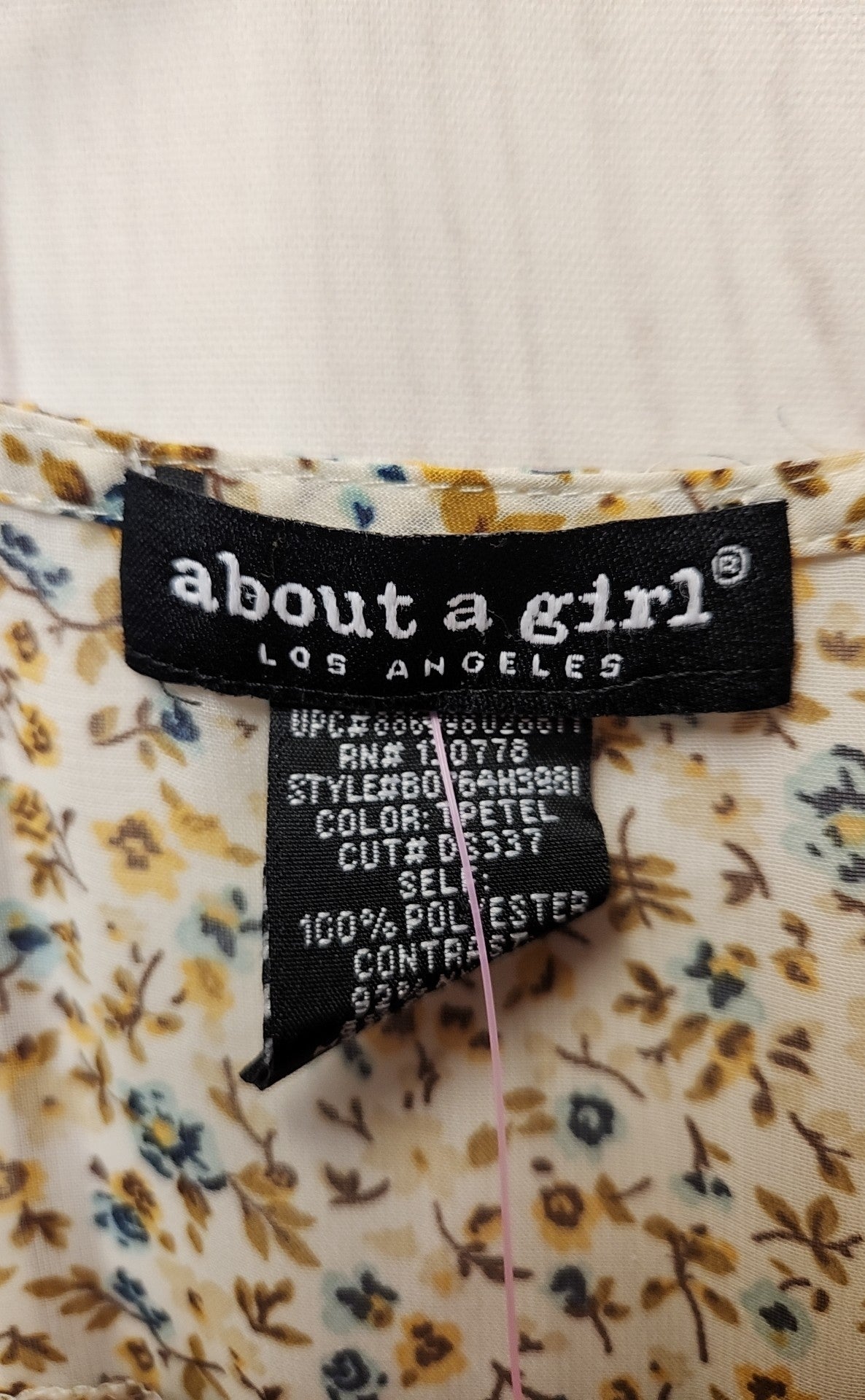 About a Girl Women's Size S Cream Floral Long Sleeve Top