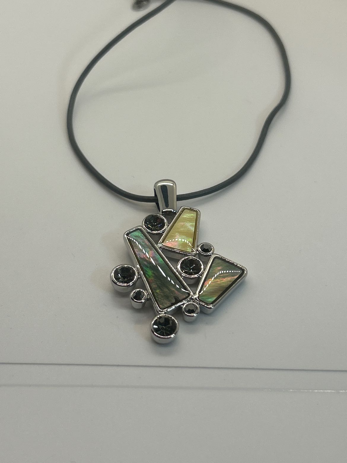 Lia Sophia 2012 Mother of Pearl w/crystals 16-19" necklace