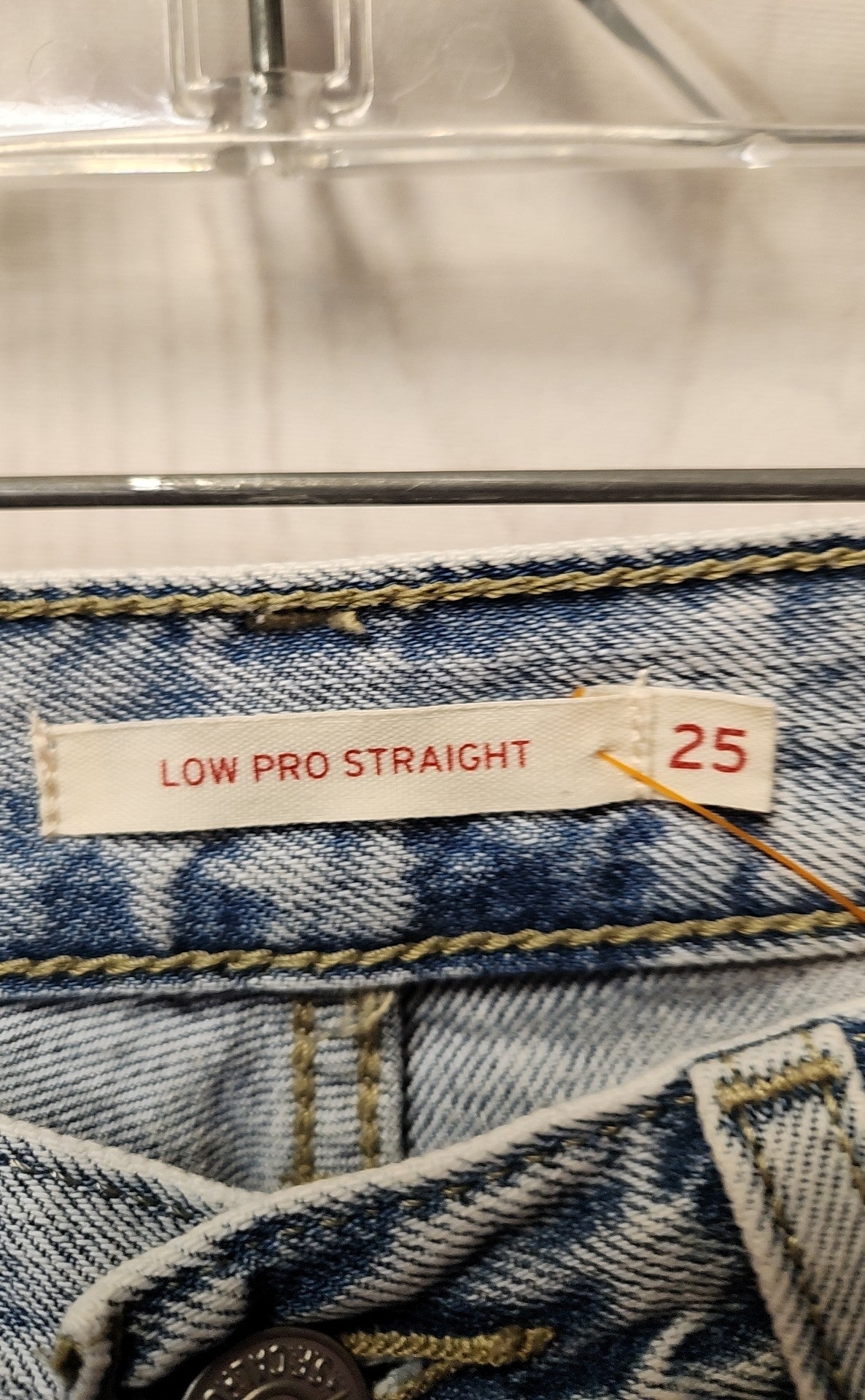 Levis Women's Size 25 (0) Blue Jeans Low Pro Straight