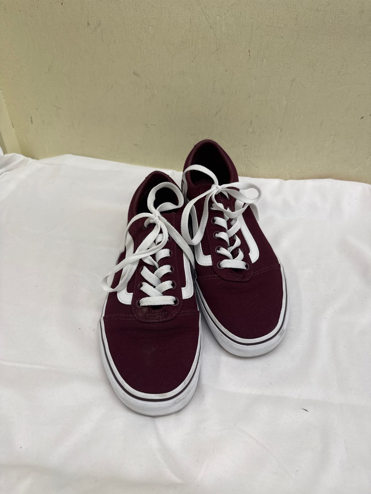Vans Women's Size 8 Maroon Sneakers Shoes