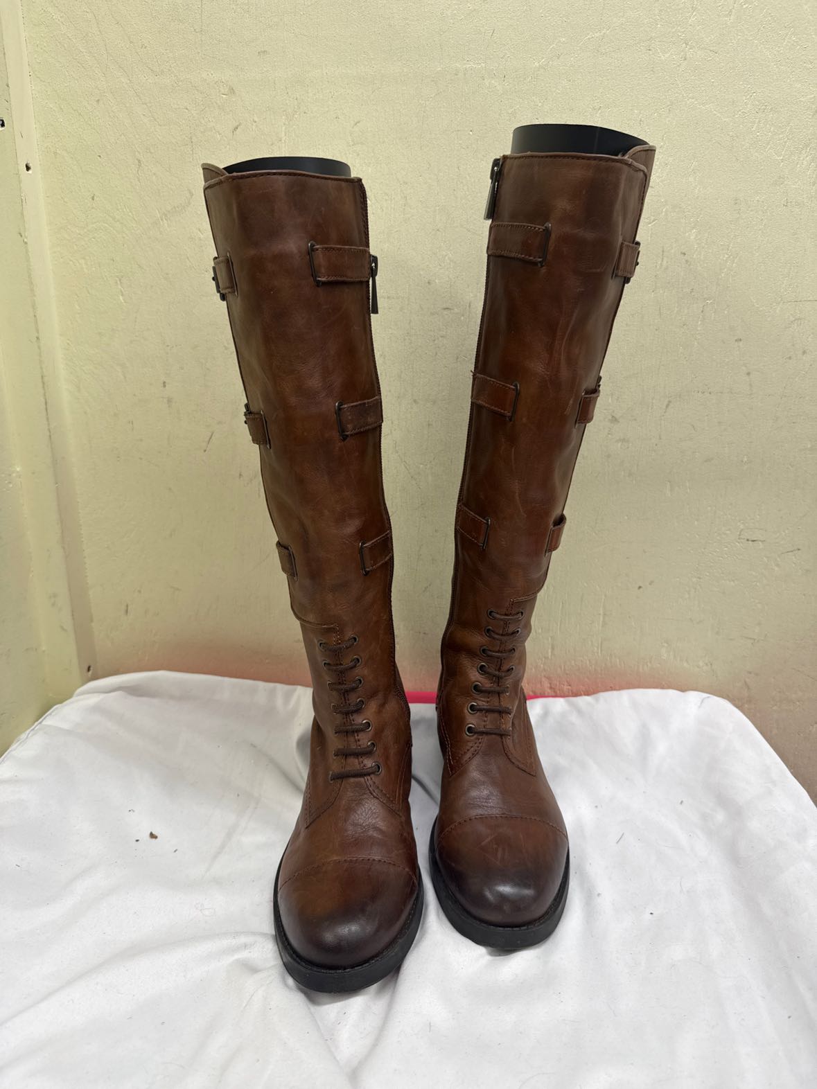 Vince Camuto Women's Size 6 Brown Boots Shoes