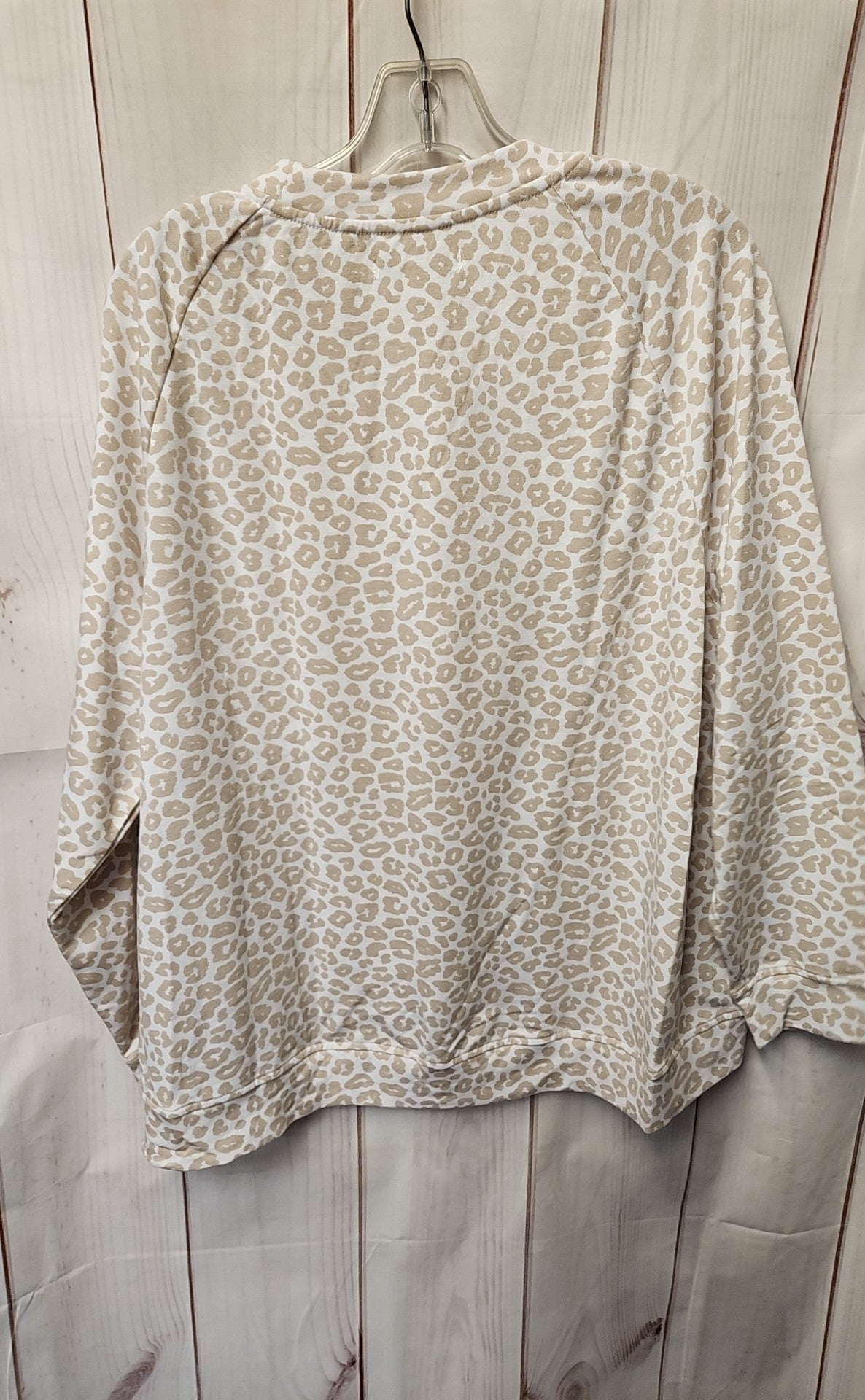 Rae Dunn Women's Size 1X Beige Animal Print Sweatshirt