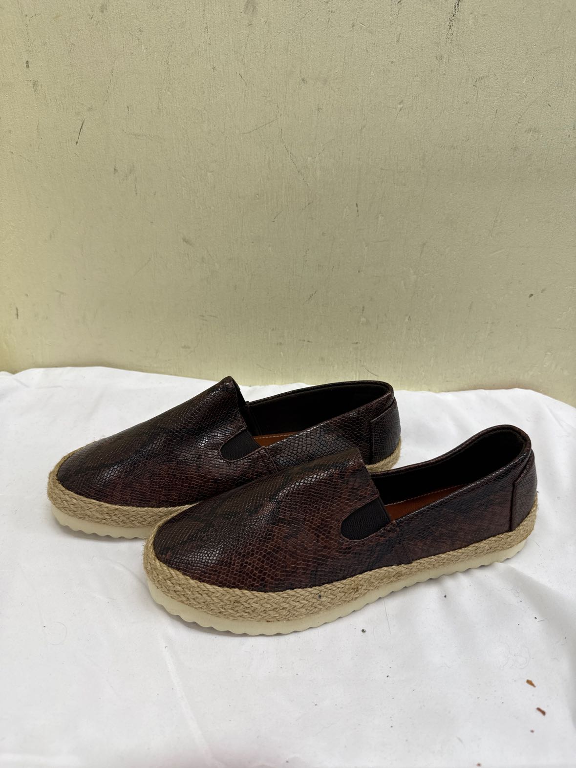 Electric Karma Women's Size 8 Brown Flats Shoes