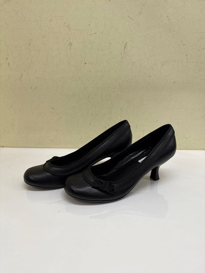 Steve Madden Women's Size 6-1/2 Black Pumps