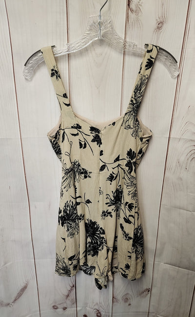 Kimchi Blue Women's Size 2 Beige Floral Romper