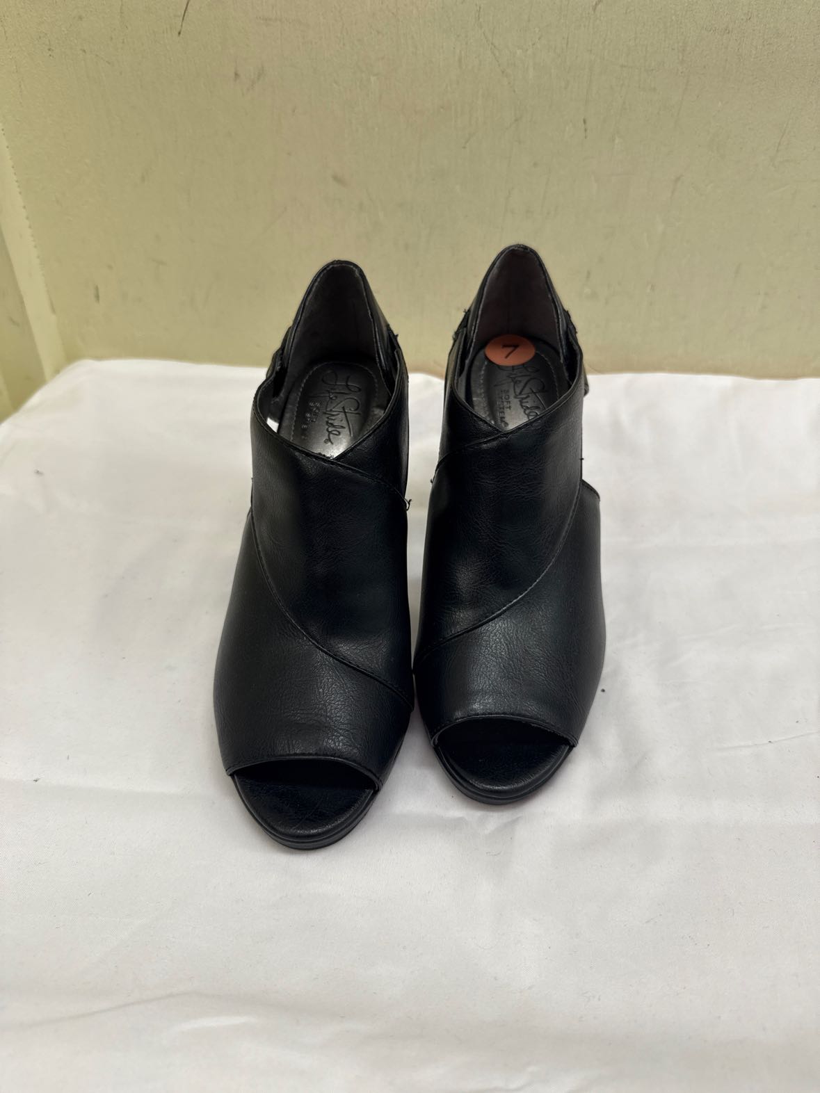Lifestride Women's Size 7 Black Pumps