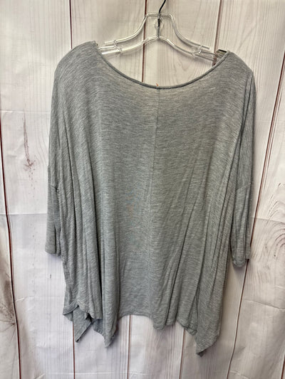 Tresics Women's Size S Gray Short Sleeve Top