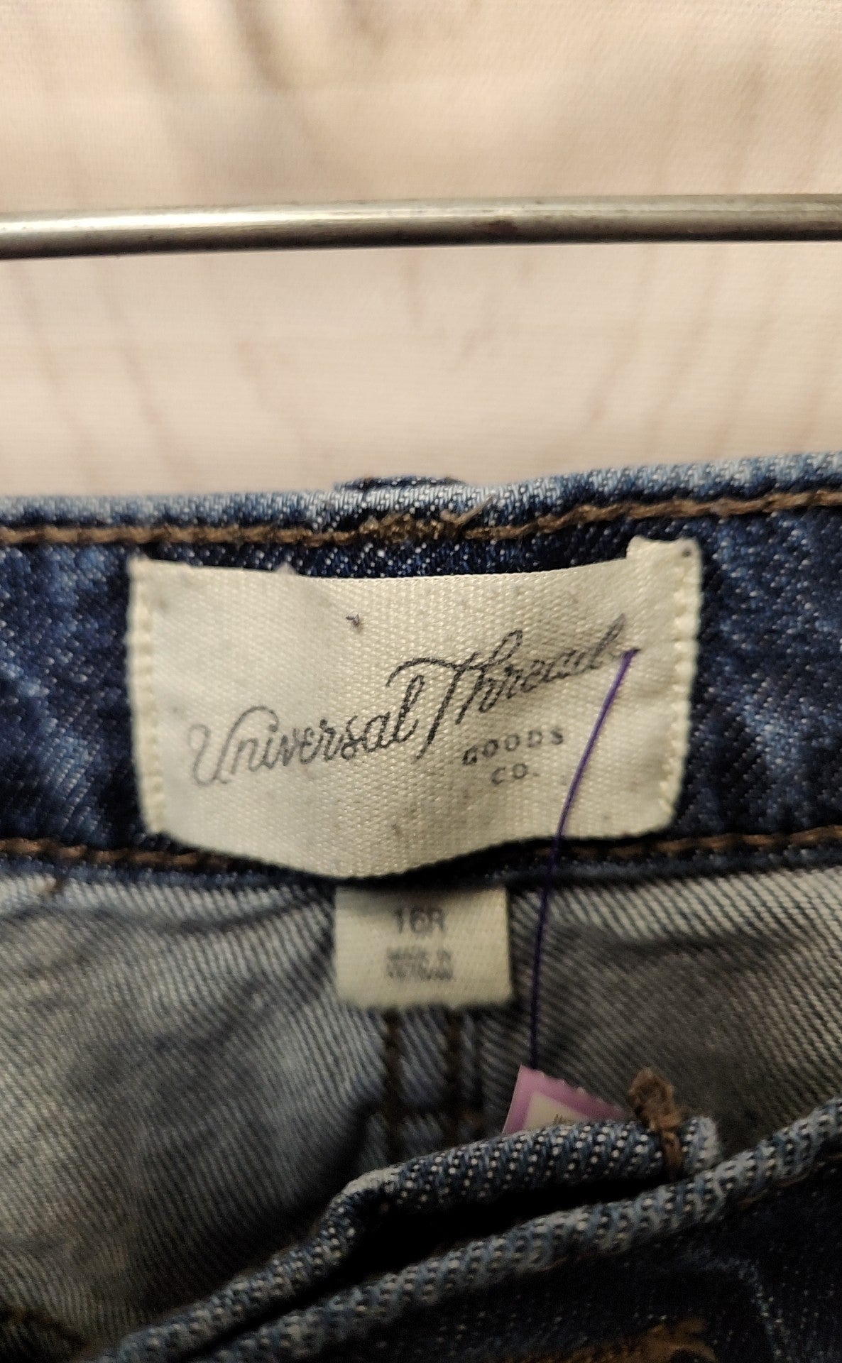 Universal Thread Women's Size 33 (15-16) Blue Jeans High Rise 90s Straight