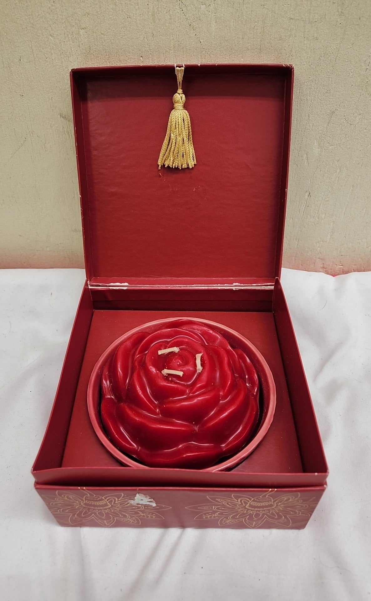 NIB Voluspa Rose Candle & Bowl