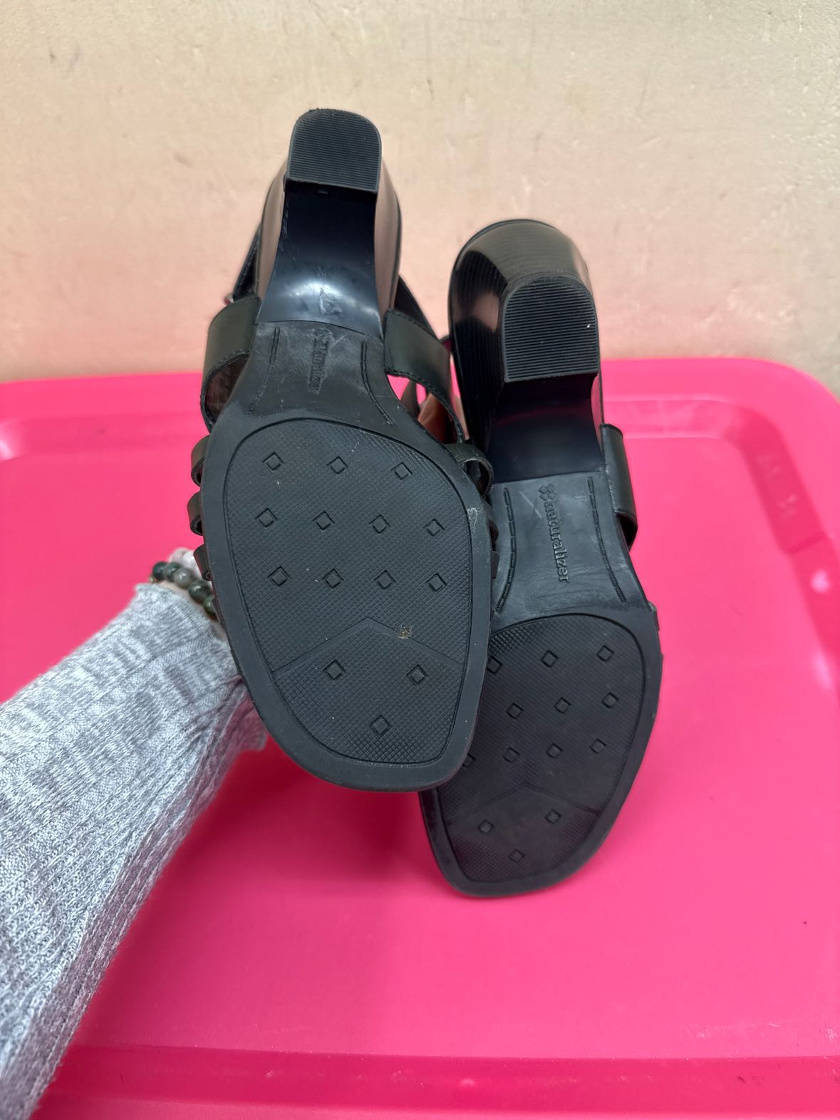Naturalizer Women's Size 8 Black Sandals