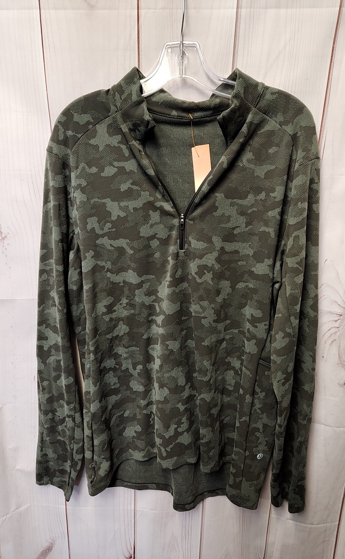 Lululemon Men's Size XL Green Camoflauge Shirt