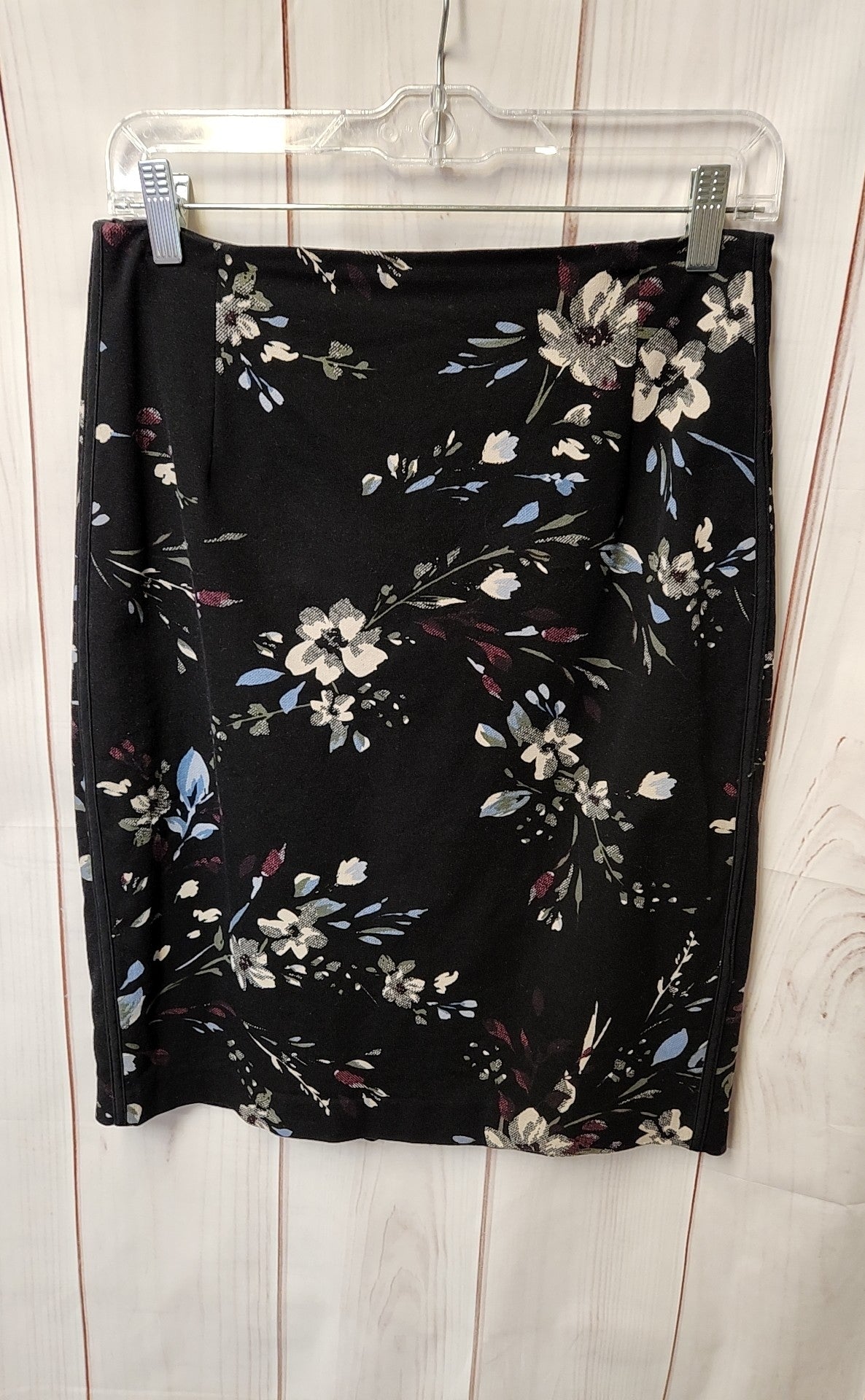 White House Black Market Women's Size 6 Black Floral Skirt