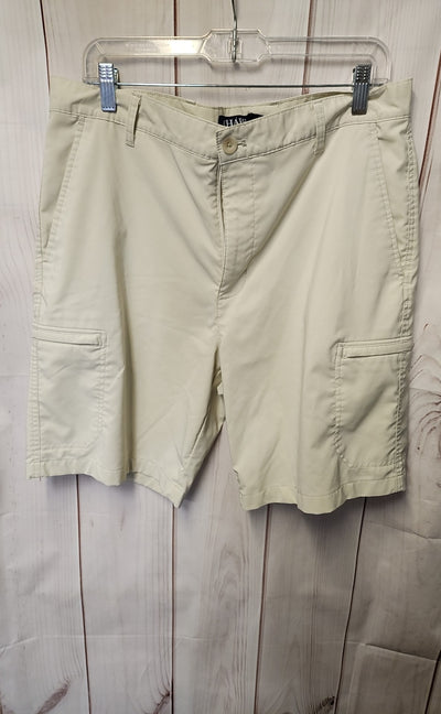 Chaps Men's Size 34 Beige Shorts