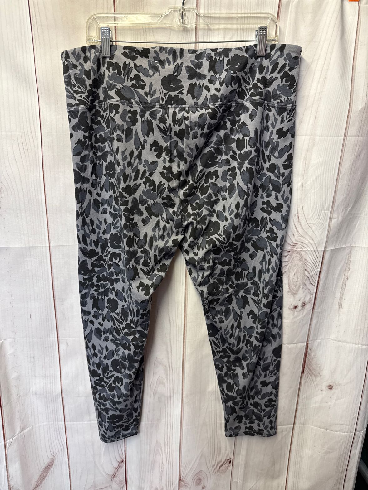 Sonoma Women's Size XXL Gray Animal Print Leggings