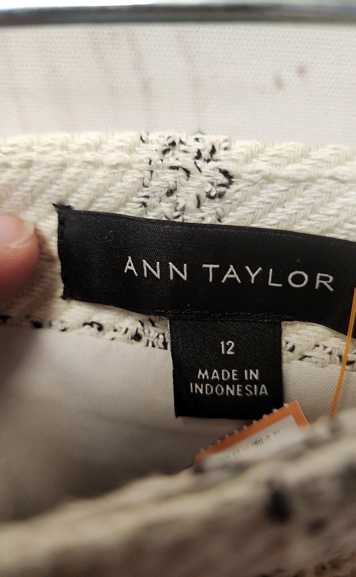 Ann Taylor Women's Size 12 White Skirt