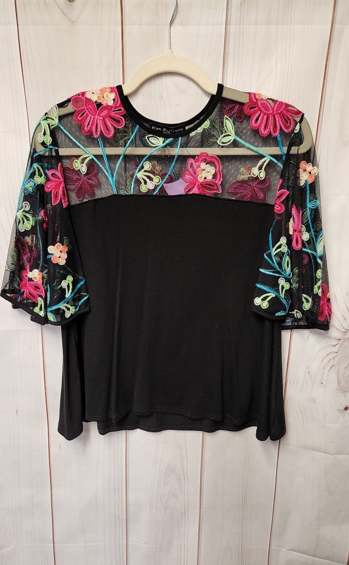 Kim & cami Women's Size M Black Floral Short Sleeve Top