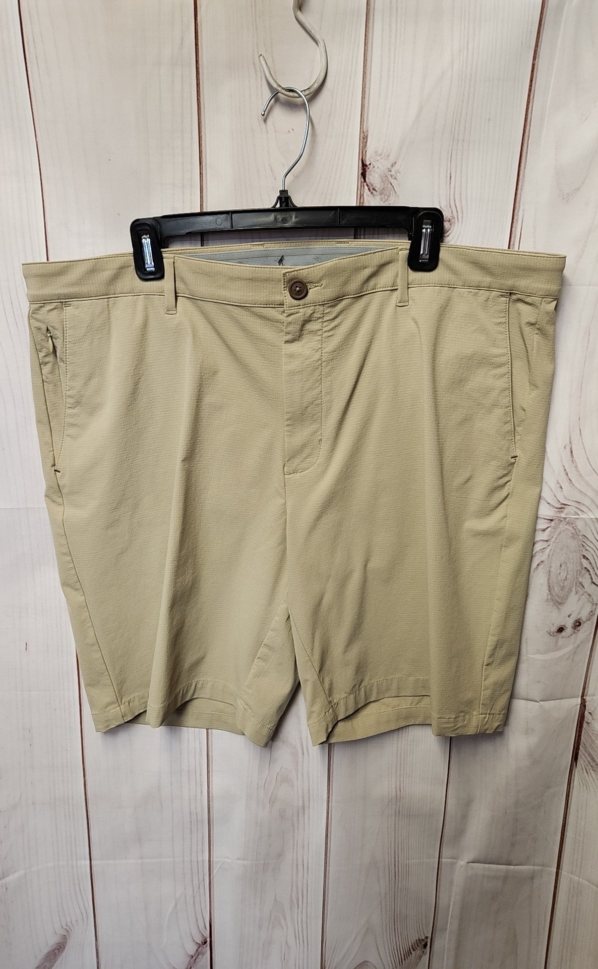 Tommy Bahama Men's Size 40 Tan Shorts