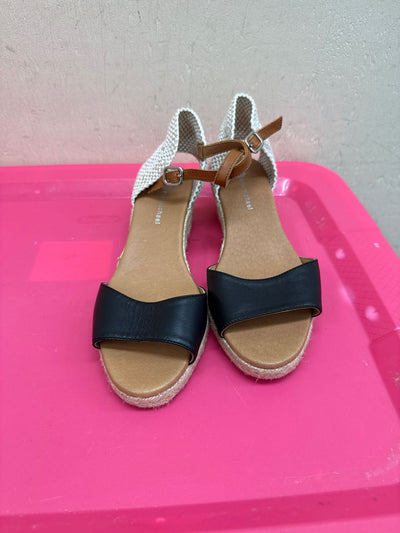 Eric Michael Women's Size 39 = 8-1/2 Tan Sandals