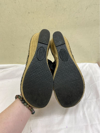 Born Women's Size 6 Black Sandals